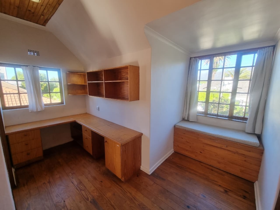 2 Bedroom Property for Sale in Claremont Western Cape